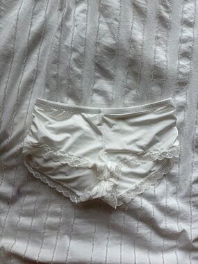 Edikted White Lace-Trim Boyshort Panties